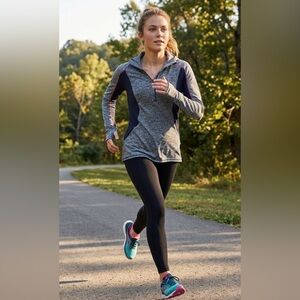 Athleta women’s Running Pullover with 1/2 zip front & mock neck - x-small